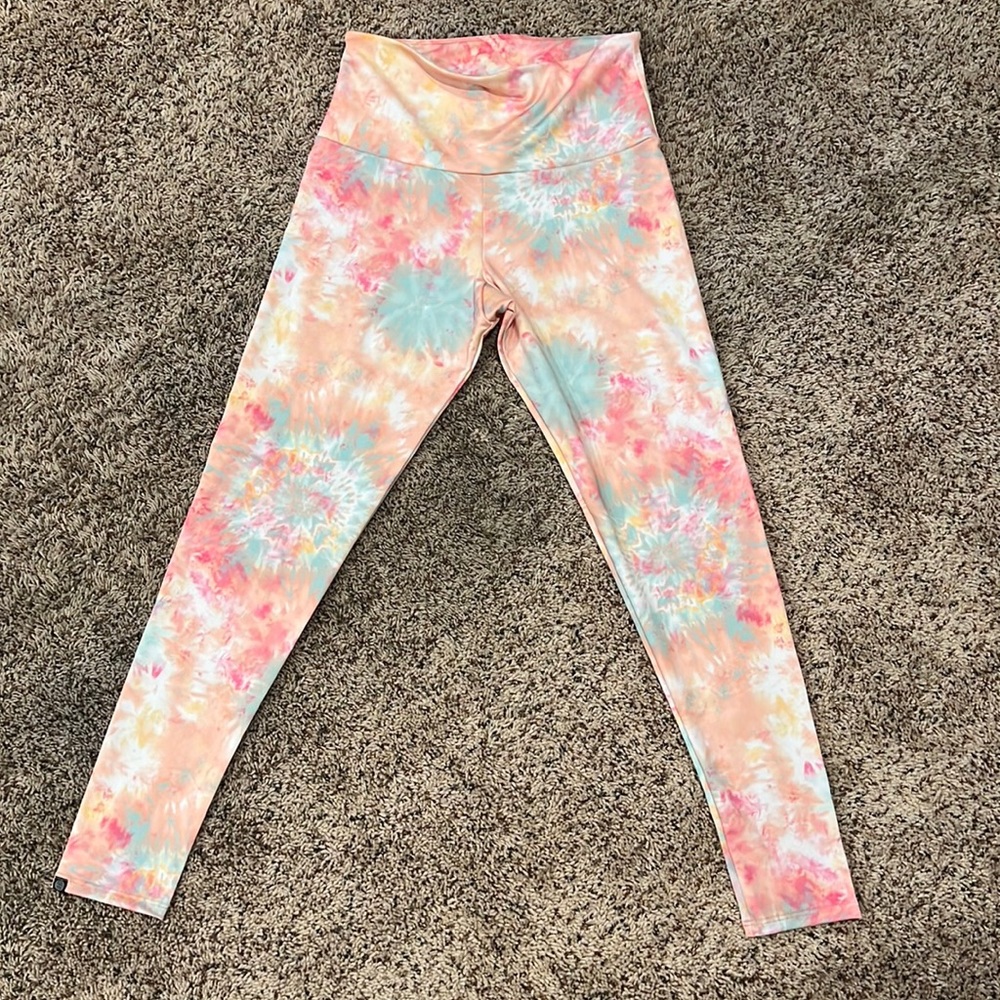 *NEVER WORN* Onzie rose leggings